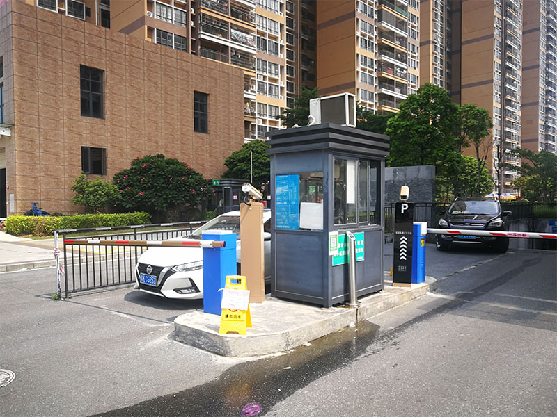 清遠市聯湖花園2進2出智能停車系統