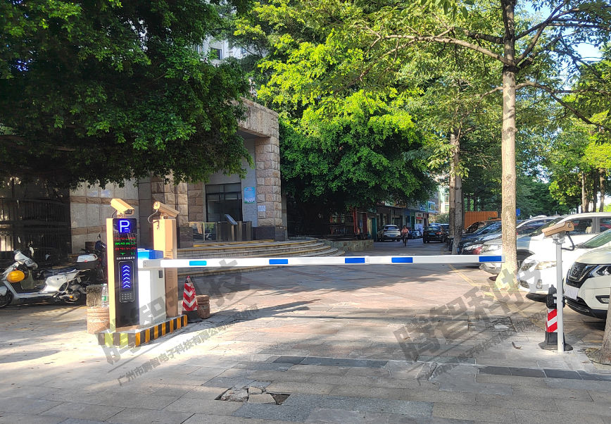清遠恒福公館-外圍商業廣場停車管理系統